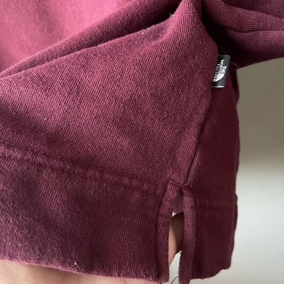 THE North Face burgundy cowl neck hiking light weight sweater medium - Picture 6 of 9